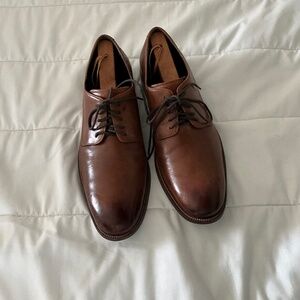 Men’s Cole Haan Lace Up dress shoes size 11 medium brown